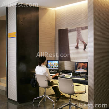 H10 Universitat Hotel 8